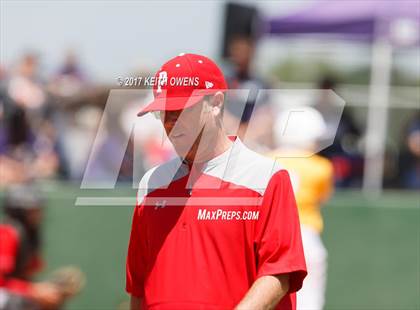 Thumbnail 1 in Farmersville @ Ponder (UIL 3A Region 2 Bi-District Playoff) photogallery.
