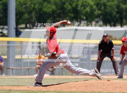 Thumbnail 1 in Farmersville @ Ponder (UIL 3A Region 2 Bi-District Playoff) photogallery.