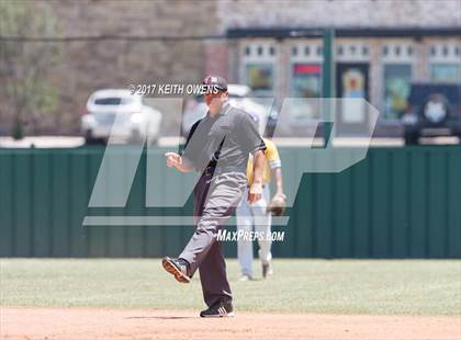 Thumbnail 1 in Farmersville @ Ponder (UIL 3A Region 2 Bi-District Playoff) photogallery.