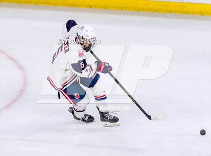Thumbnail 2 in St. John's vs Central Catholic (MIAA Division 1A) photogallery.