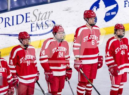 Thumbnail 2 in St. John's vs Central Catholic (MIAA Division 1A) photogallery.