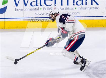 Thumbnail 3 in St. John's vs Central Catholic (MIAA Division 1A) photogallery.