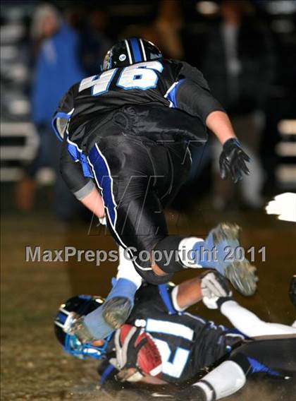 Thumbnail 3 in Windward vs. Excelsior (CIF SS 8-Man D1 Final) photogallery.