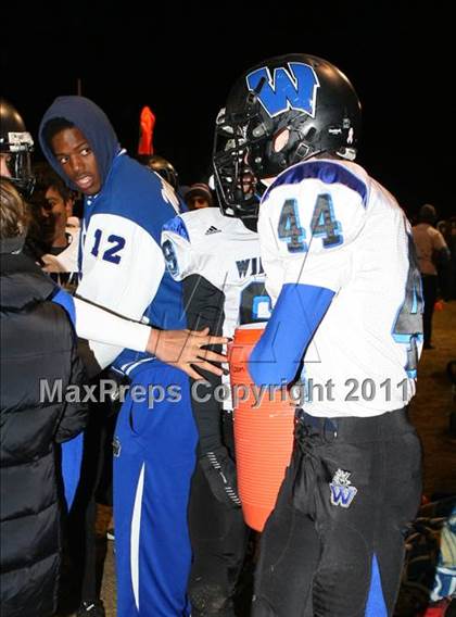 Thumbnail 1 in Windward vs. Excelsior (CIF SS 8-Man D1 Final) photogallery.