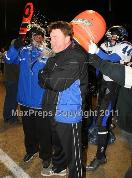 Thumbnail 3 in Windward vs. Excelsior (CIF SS 8-Man D1 Final) photogallery.