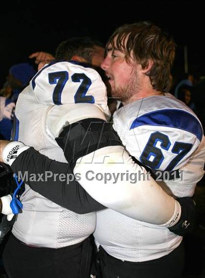 Thumbnail 2 in Windward vs. Excelsior (CIF SS 8-Man D1 Final) photogallery.