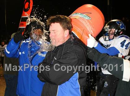 Thumbnail 1 in Windward vs. Excelsior (CIF SS 8-Man D1 Final) photogallery.