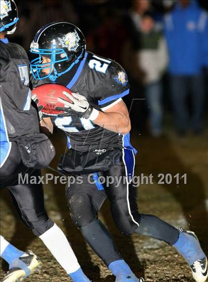 Thumbnail 2 in Windward vs. Excelsior (CIF SS 8-Man D1 Final) photogallery.