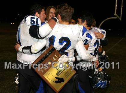 Thumbnail 1 in Windward vs. Excelsior (CIF SS 8-Man D1 Final) photogallery.