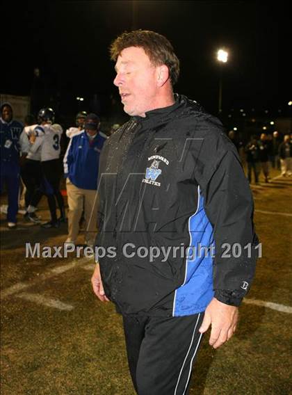 Thumbnail 3 in Windward vs. Excelsior (CIF SS 8-Man D1 Final) photogallery.