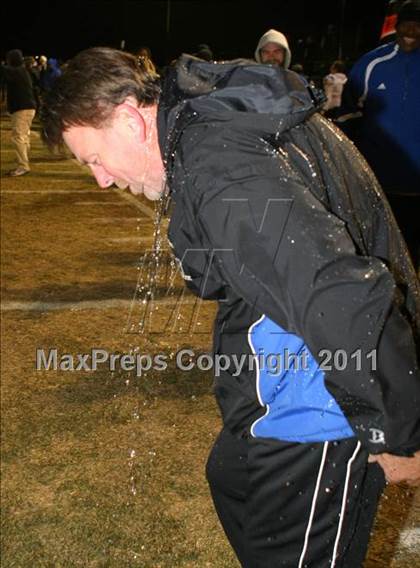 Thumbnail 1 in Windward vs. Excelsior (CIF SS 8-Man D1 Final) photogallery.