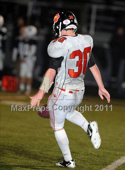 Thumbnail 1 in Ridgefield vs. Staples (CIAC Class LL Quarterfinal) photogallery.