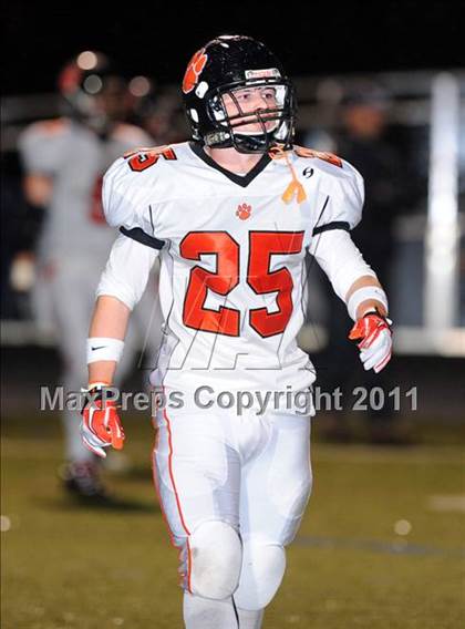 Thumbnail 3 in Ridgefield vs. Staples (CIAC Class LL Quarterfinal) photogallery.