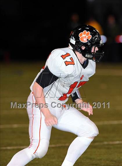 Thumbnail 2 in Ridgefield vs. Staples (CIAC Class LL Quarterfinal) photogallery.