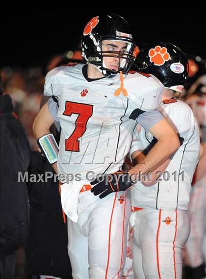 Thumbnail 3 in Ridgefield vs. Staples (CIAC Class LL Quarterfinal) photogallery.