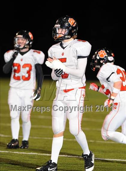 Thumbnail 3 in Ridgefield vs. Staples (CIAC Class LL Quarterfinal) photogallery.