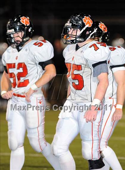 Thumbnail 1 in Ridgefield vs. Staples (CIAC Class LL Quarterfinal) photogallery.