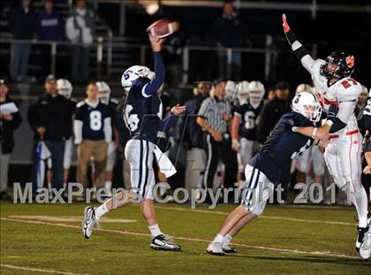 Thumbnail 2 in Ridgefield vs. Staples (CIAC Class LL Quarterfinal) photogallery.