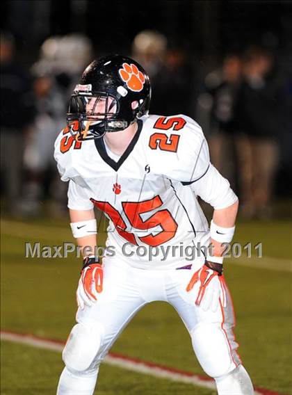 Thumbnail 3 in Ridgefield vs. Staples (CIAC Class LL Quarterfinal) photogallery.