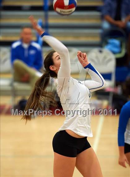 Thumbnail 1 in St. Francis vs. Presentation (CIF CCS D2 Final) photogallery.