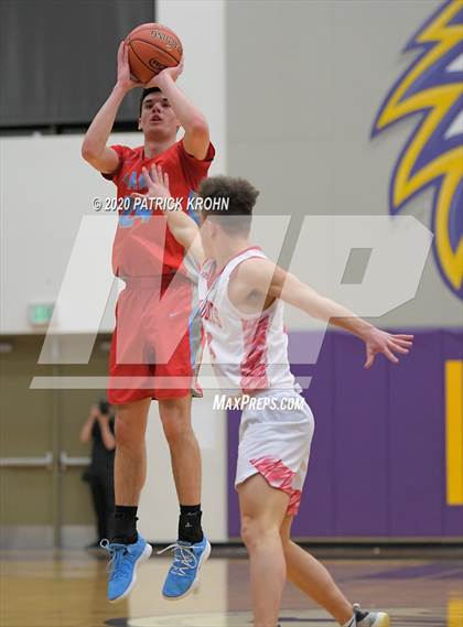 Thumbnail 3 in West Valley vs. Mount Si (WIAA 4A Regional Playoff) photogallery.