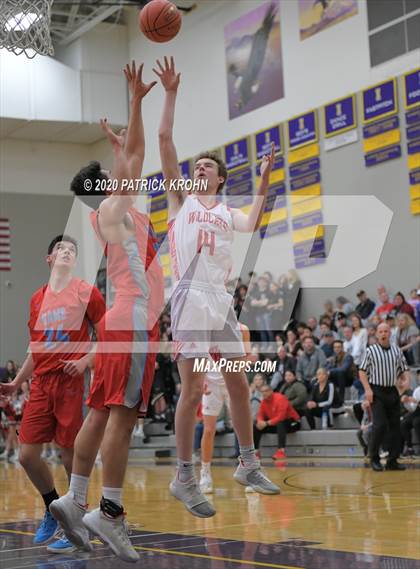 Thumbnail 3 in West Valley vs. Mount Si (WIAA 4A Regional Playoff) photogallery.