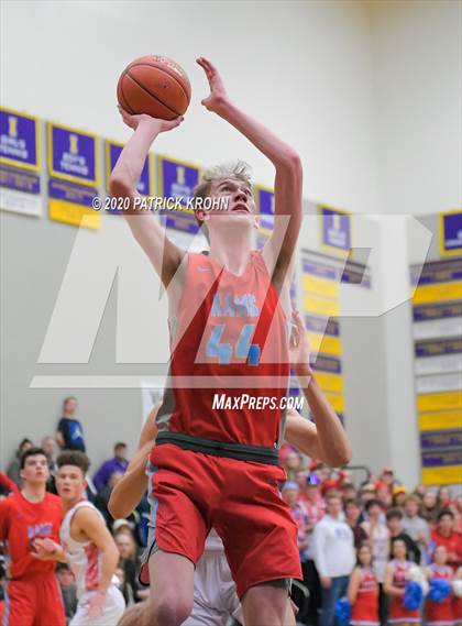 Thumbnail 3 in West Valley vs. Mount Si (WIAA 4A Regional Playoff) photogallery.