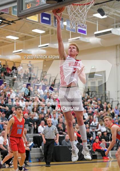 Thumbnail 2 in West Valley vs. Mount Si (WIAA 4A Regional Playoff) photogallery.