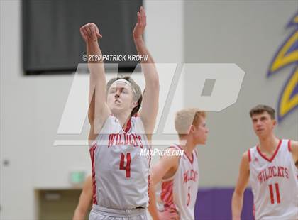 Thumbnail 2 in West Valley vs. Mount Si (WIAA 4A Regional Playoff) photogallery.