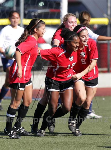 Thumbnail 3 in Flintridge Sacred Heart vs. West Ranch (Los Tacos Tournament) photogallery.