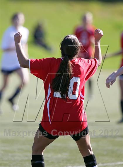 Thumbnail 3 in Flintridge Sacred Heart vs. West Ranch (Los Tacos Tournament) photogallery.