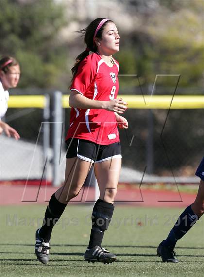 Thumbnail 3 in Flintridge Sacred Heart vs. West Ranch (Los Tacos Tournament) photogallery.