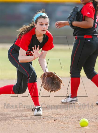 Thumbnail 1 in Argyle vs Callisburg (LCS/Argyle Softball Tournament) photogallery.