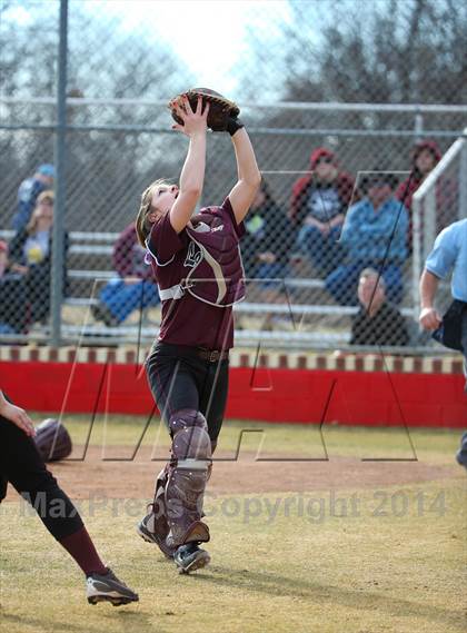 Thumbnail 1 in Argyle vs Callisburg (LCS/Argyle Softball Tournament) photogallery.