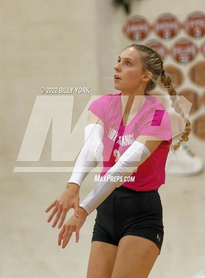 Thumbnail 1 in Grand Saline vs Chisum photogallery.