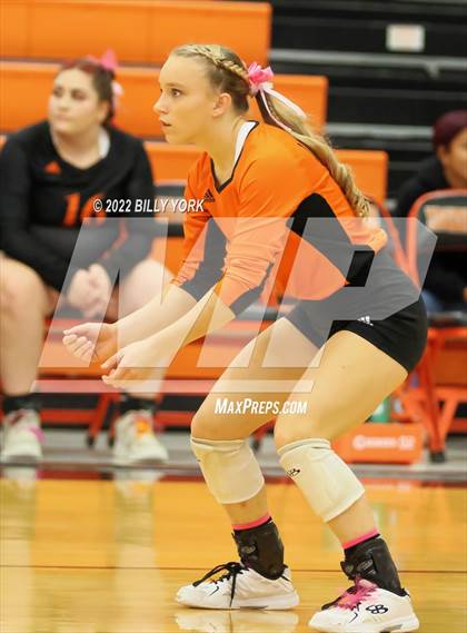 Thumbnail 3 in Grand Saline vs Chisum photogallery.