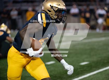 Thumbnail 1 in St. Thomas Aquinas vs Carol City photogallery.