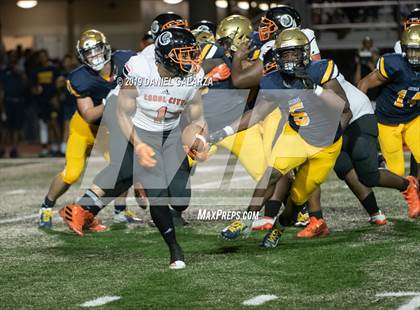 Thumbnail 1 in St. Thomas Aquinas vs Carol City photogallery.