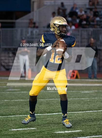 Thumbnail 3 in St. Thomas Aquinas vs Carol City photogallery.