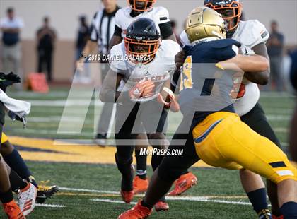 Thumbnail 3 in St. Thomas Aquinas vs Carol City photogallery.