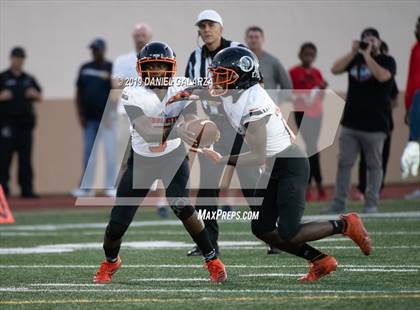 Thumbnail 1 in St. Thomas Aquinas vs Carol City photogallery.