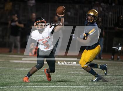 Thumbnail 2 in St. Thomas Aquinas vs Carol City photogallery.