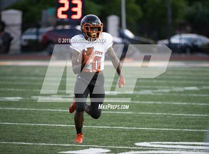 Thumbnail 1 in St. Thomas Aquinas vs Carol City photogallery.