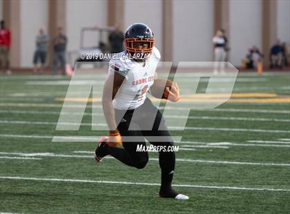 Thumbnail 3 in St. Thomas Aquinas vs Carol City photogallery.