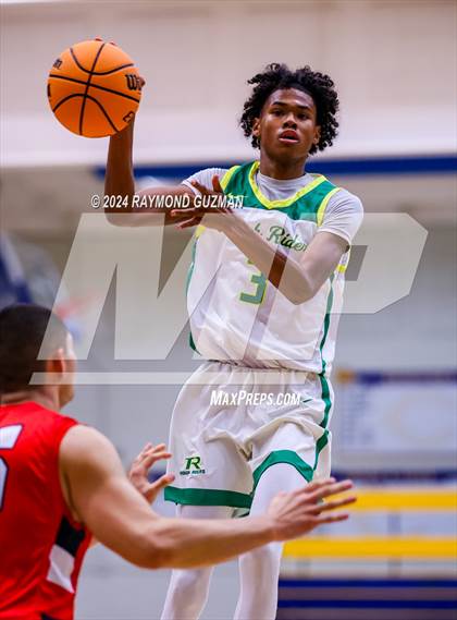 Thumbnail 3 in Sanger vs. Roosevelt photogallery.