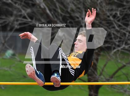 Thumbnail 1 in RH Comet Relays (High Jump) photogallery.
