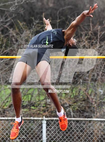 Thumbnail 3 in RH Comet Relays (High Jump) photogallery.
