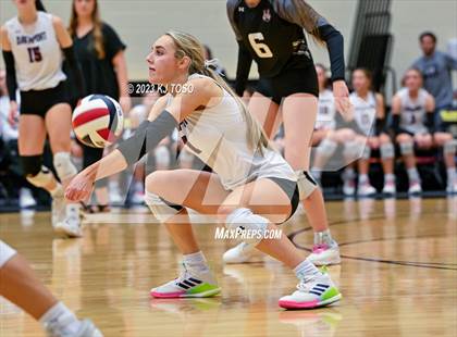 Thumbnail 2 in Davenport vs. Calallen (UIL 4A Regional Semi-Final) photogallery.