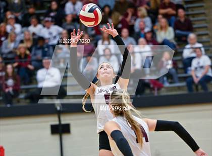 Thumbnail 1 in Davenport vs. Calallen (UIL 4A Regional Semi-Final) photogallery.