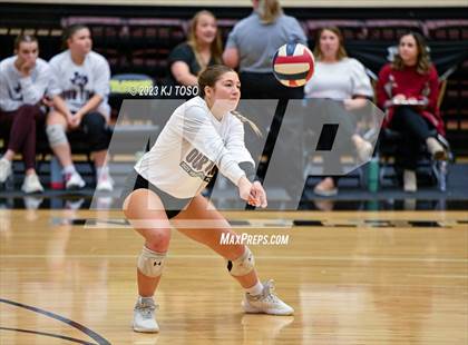 Thumbnail 1 in Davenport vs. Calallen (UIL 4A Regional Semi-Final) photogallery.
